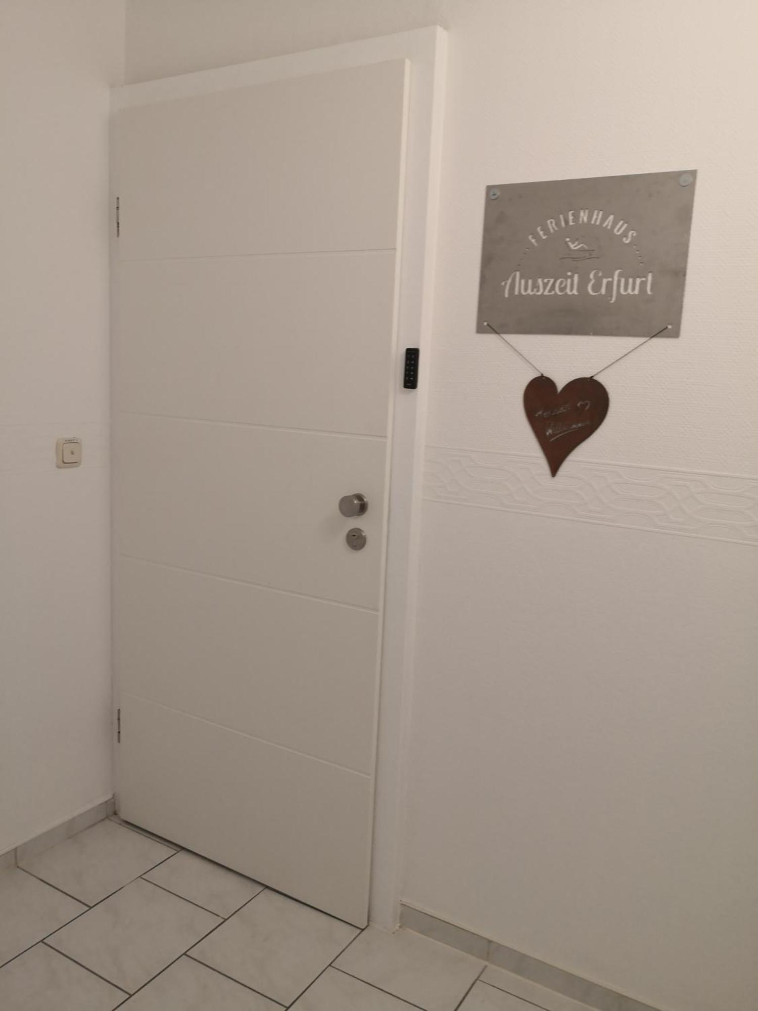 Auszeit2 Erfurt - Stilvolle Dachwohnung Mit Parkplatz - Zentrumsnah Esterno foto