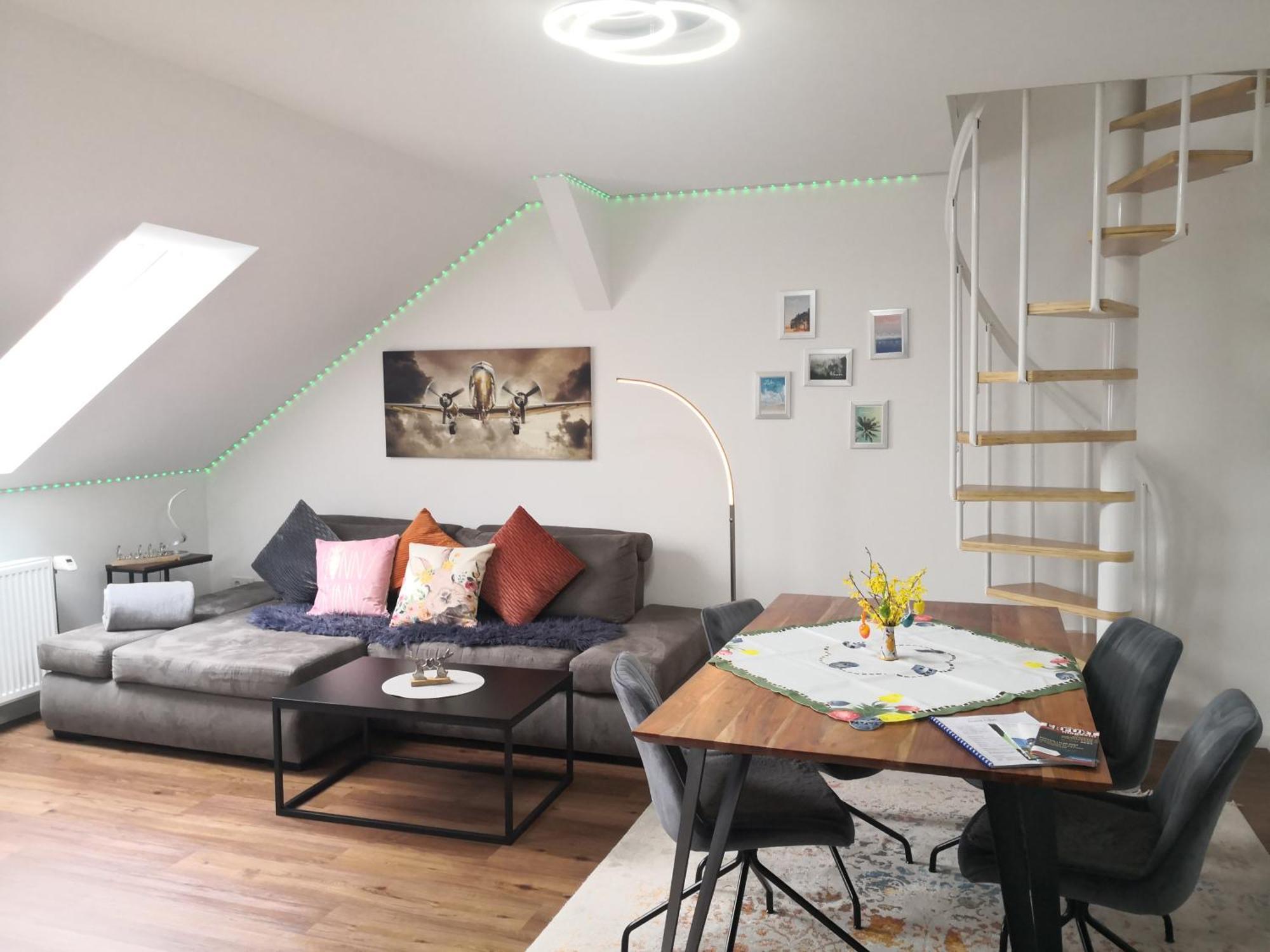 Auszeit2 Erfurt - Stilvolle Dachwohnung Mit Parkplatz - Zentrumsnah Esterno foto
